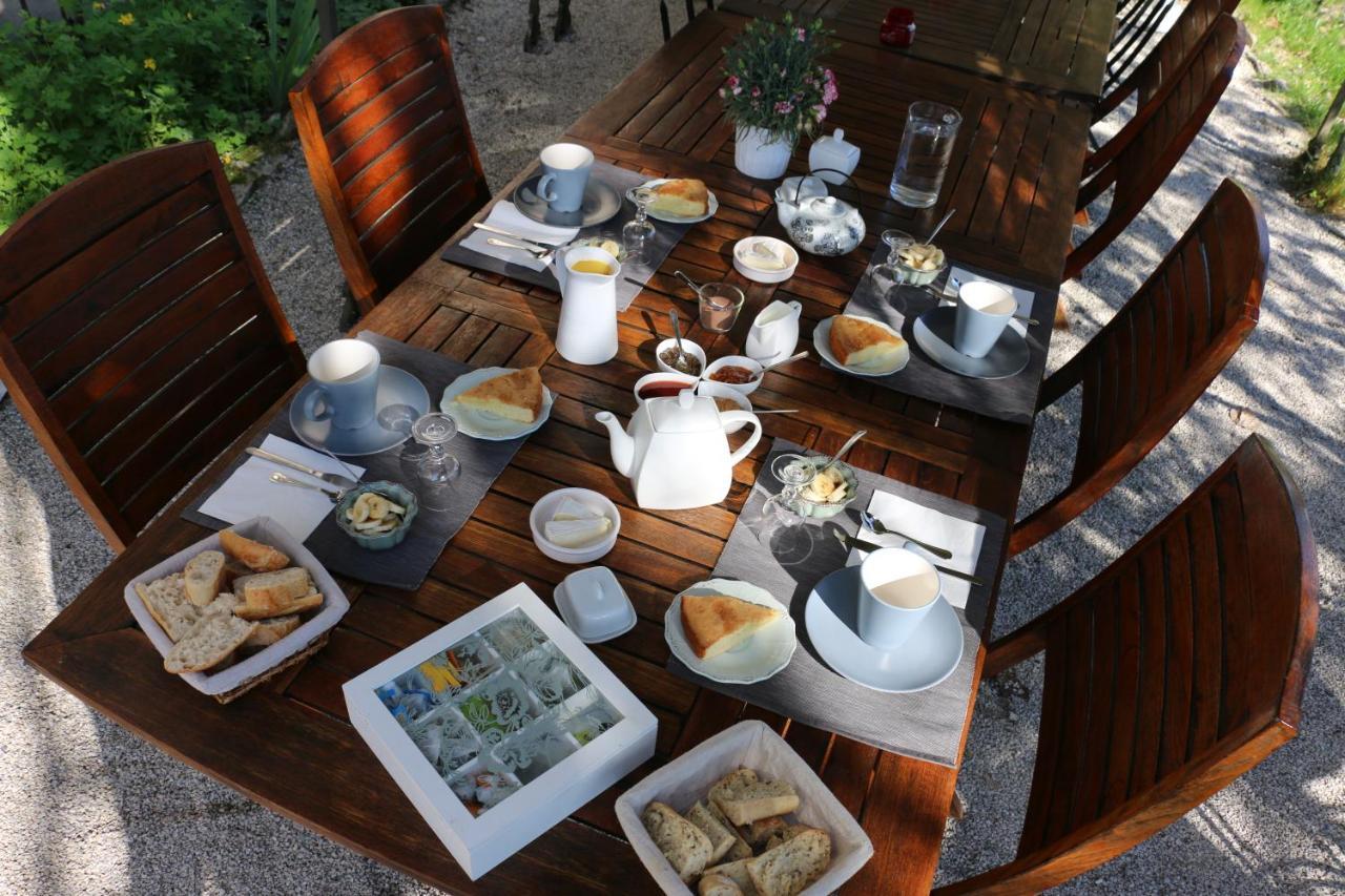 Chambres Et Table L' Echappee Bouvesse-Quirieu Dış mekan fotoğraf